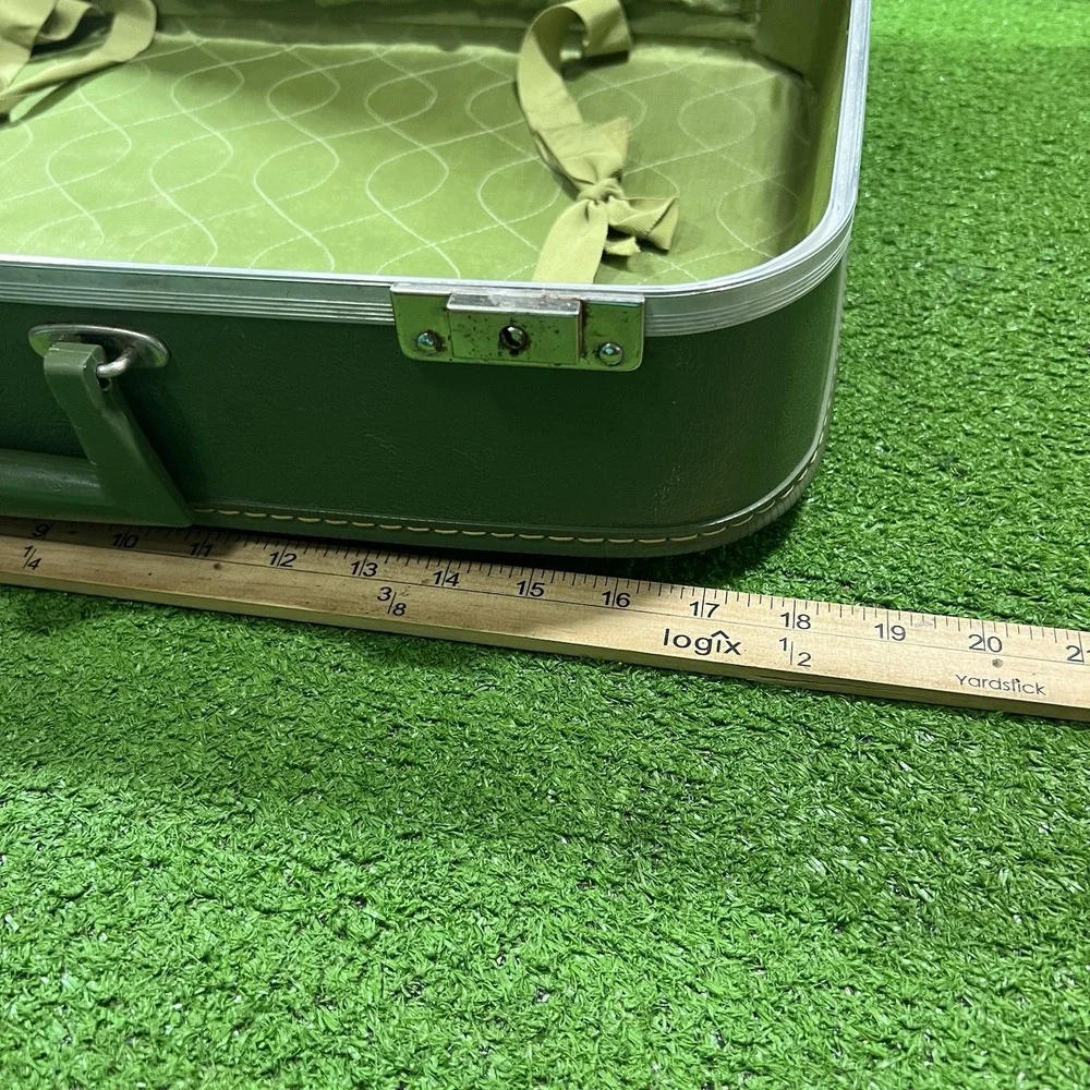 VTG 50's Avacado Green Hard Shell Luggage Set (2) 60s Mid Century 23x16 & 17x13